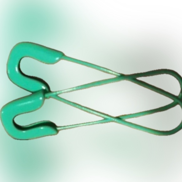 “Pastel Safety Pin” Green Diaper Pin Fastener Punk Kawaii Goth Punk Loop Earring - Picture 7 of 8